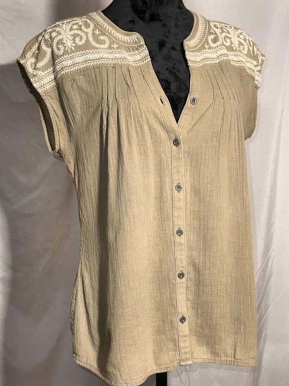 Ruff Hewn Cotton Short Sleeve Button Down Shirt, Embroidered Bodice, Medium
